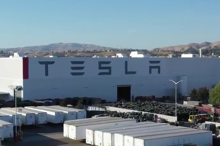 Pabrik Tesla di US