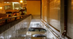 Hong Kong Lumpuh Akibat Banjir - Tyrone Siu (Reuters)